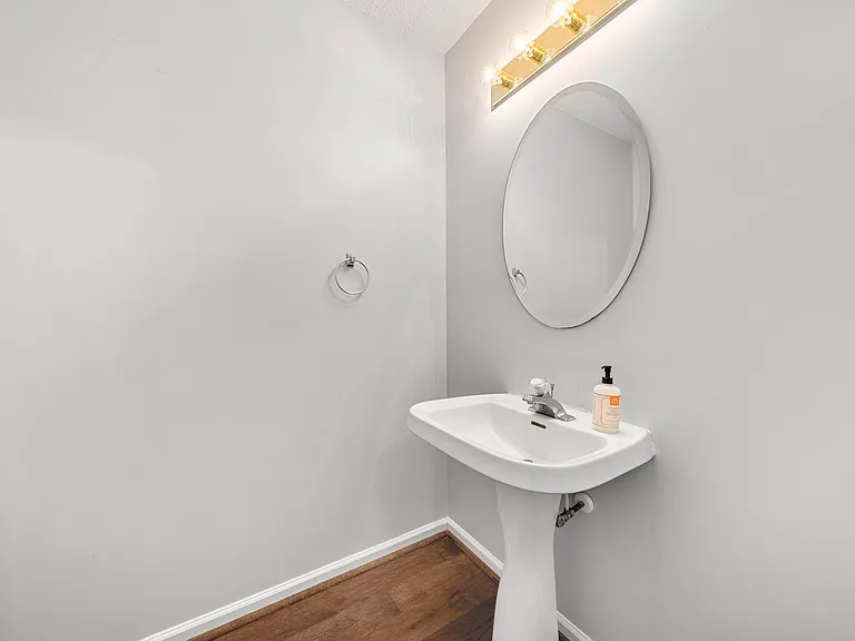 8653 Robinson Forest Dr — Photo 23