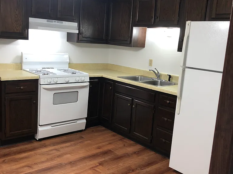 45 Oak Ct — Photo 2