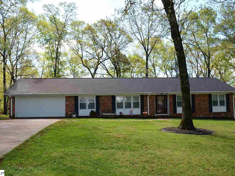 1st image of 105 Wood Heights Ave