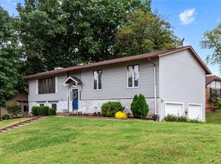 658 Lakewood Dr, Lake Saint Louis, MO 63367
