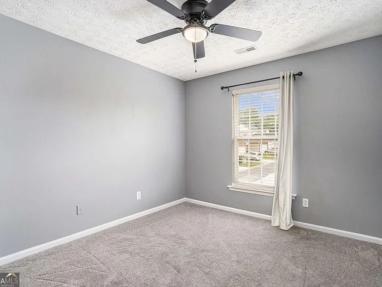 74 Slate Dr — Photo 9
