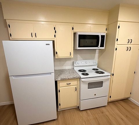 BRAND NEW APPLIANCES