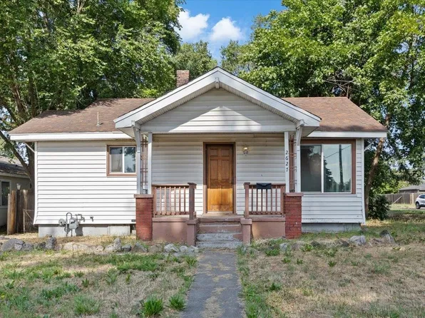 2627 N Altamont St, Spokane, WA 99207