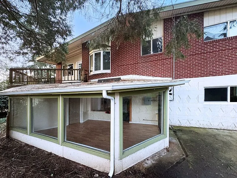 1180 E 37th Ave — Photo 5