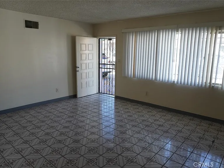 3509 Marmion Way — Photo 5
