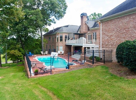 2nd image of 7003 River Run Dr