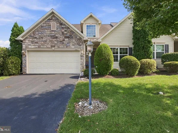 241 Tiverton Ln, Harrisburg, PA 17112