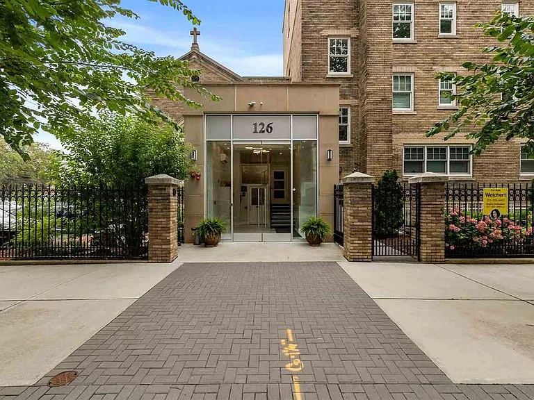 126 Delaware Ave #3 — Photo 18