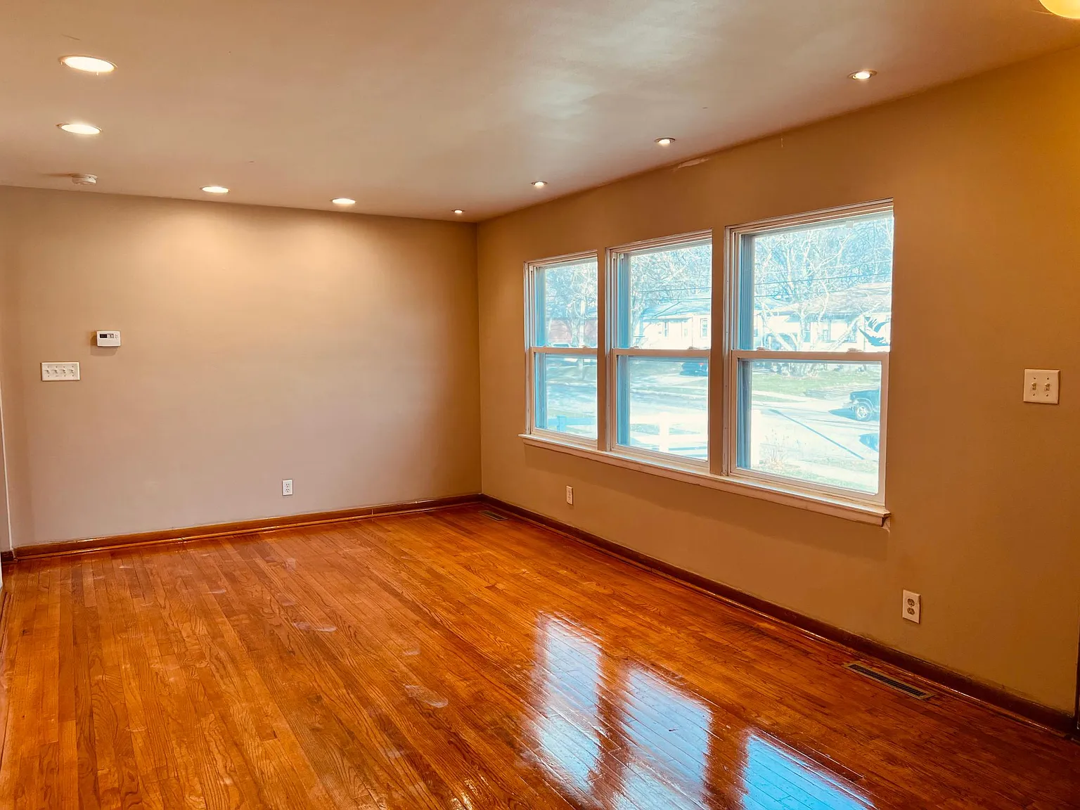 3 bed, 1525 sqft, $1,695 — Photo 2