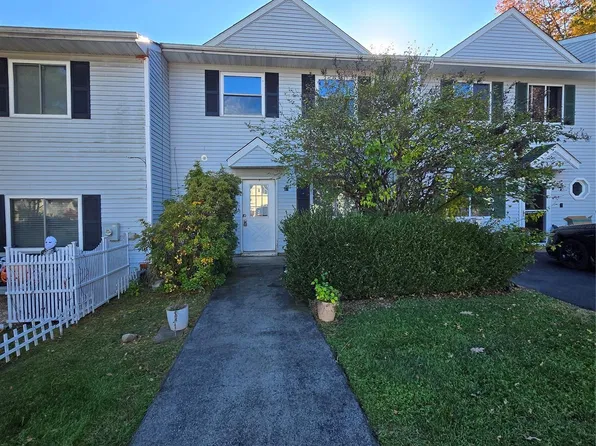 47 Birch Dr, Middletown, NY 10940