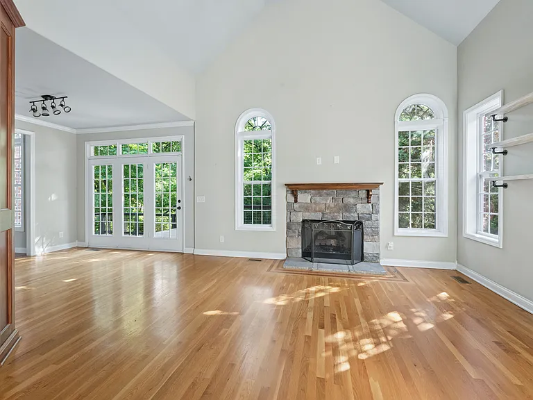 4029 Fremantle Cir — Photo 24