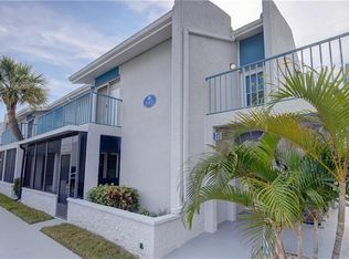 245 Medallion Blvd APT B, Madeira Beach, FL 33708