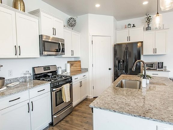 2nd image of 58 E Bluegrass Row