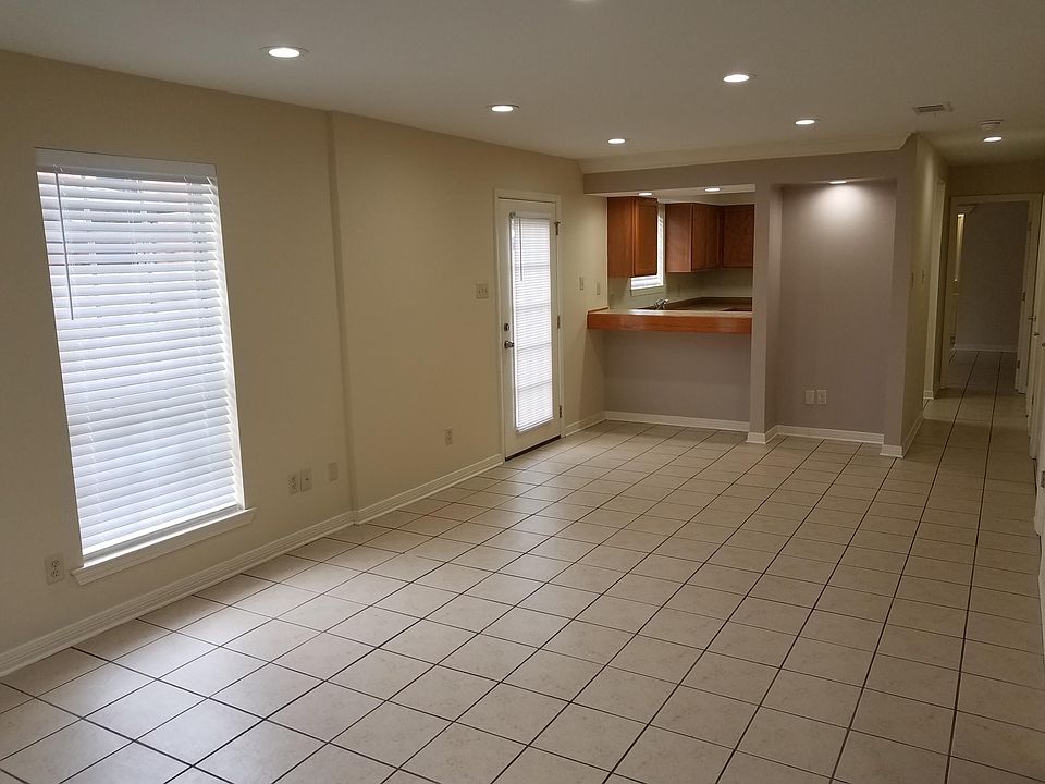 1st image of 832 Asheville Dr #832