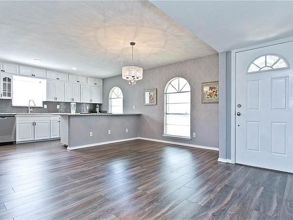4th image of 2204 Yewpon Dr