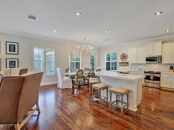 Home For Sale In Botanica