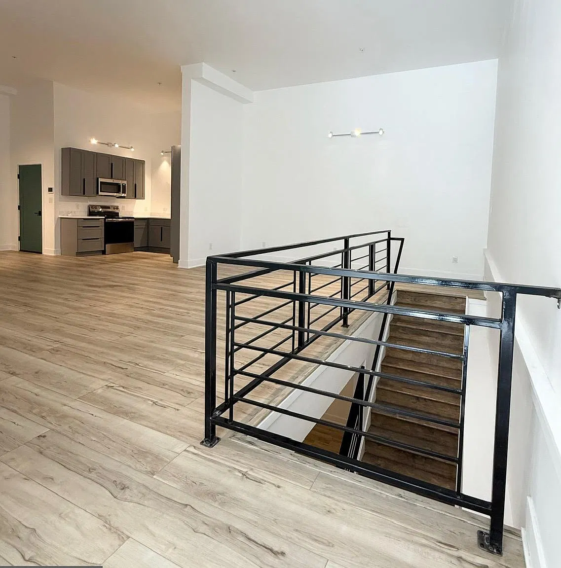 4 bed, 2.0 bath, 1600 sqft, $2,450 — Photo 1