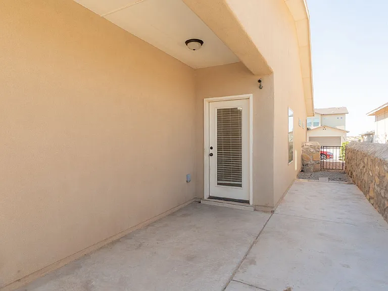 14362 Loma Esmeralda Dr — Photo 34