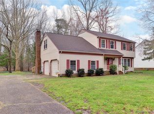 17 Hunt Wood Dr, Poquoson, VA 23662