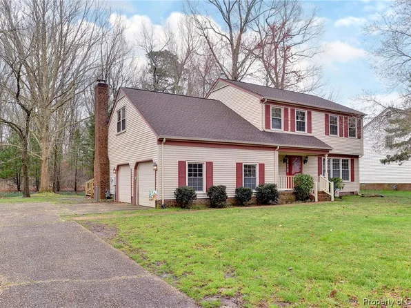 17 Hunt Wood Dr, Poquoson, VA 23662