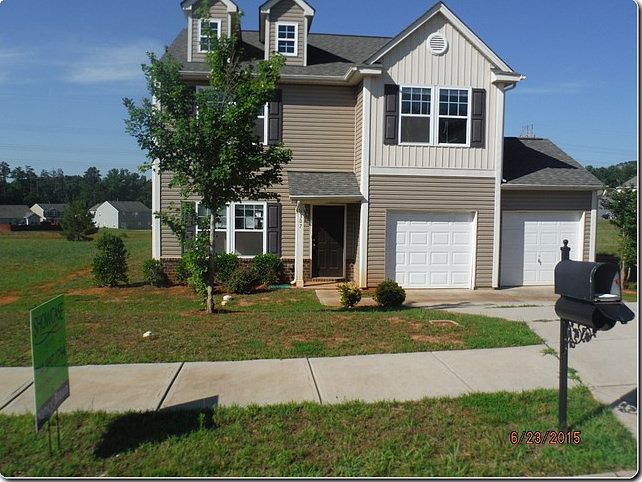 1st image of 3307 Pikes Peak Dr