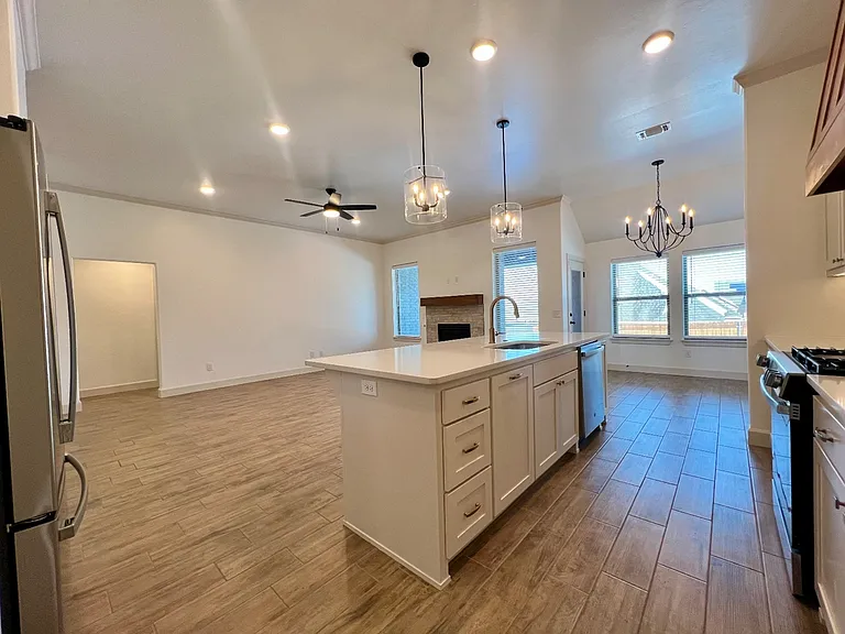 9333 SW 42nd St — Photo 6