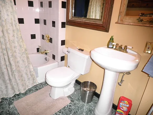 Rented by John O'Kelly Real Estate | media 21