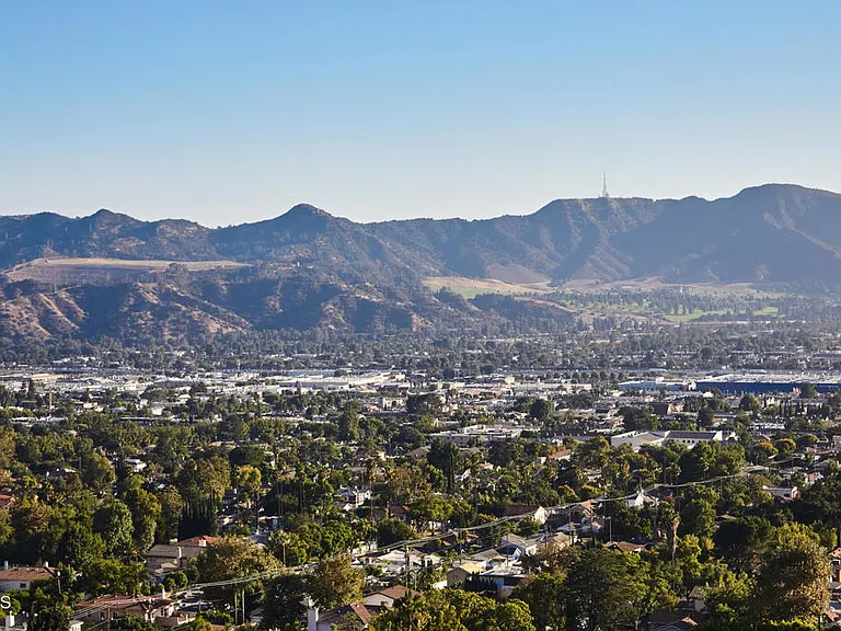 1234 E Tujunga Ave — Photo 10