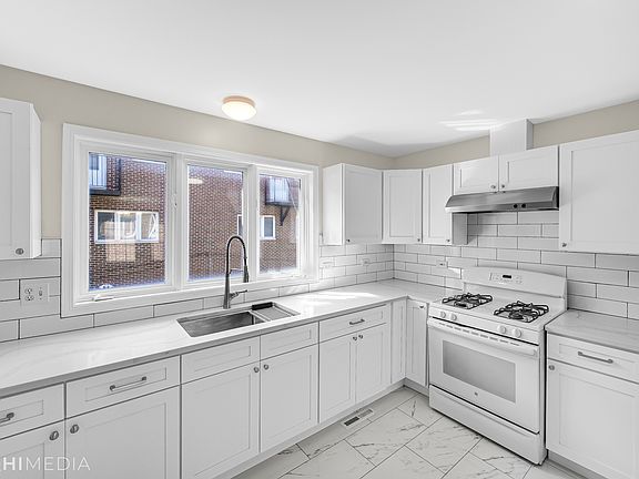 2nd image of 3803 S Maplewood Ave Unit C