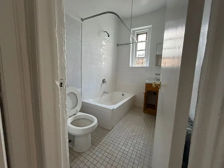 1001-1005 Walton Ave #3F — Photo 12