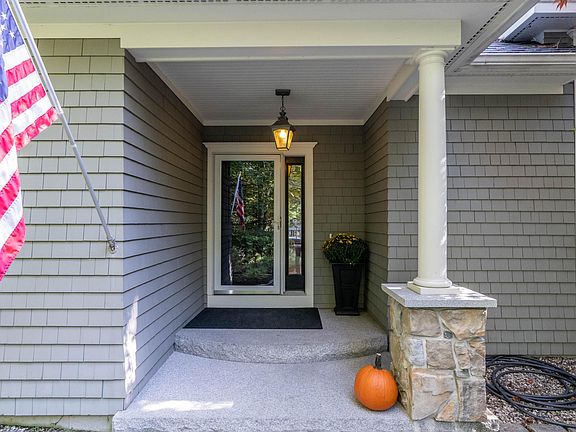 2nd image of 115 Woodlands Dr