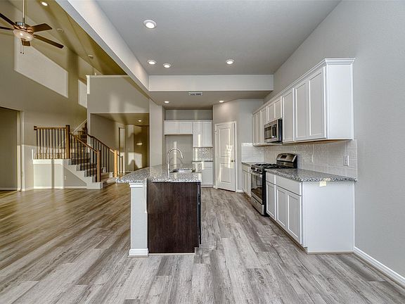 4th image of 21122 Sunlight Grove Dr