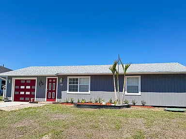 825 SW Canary Ter — exterior photo