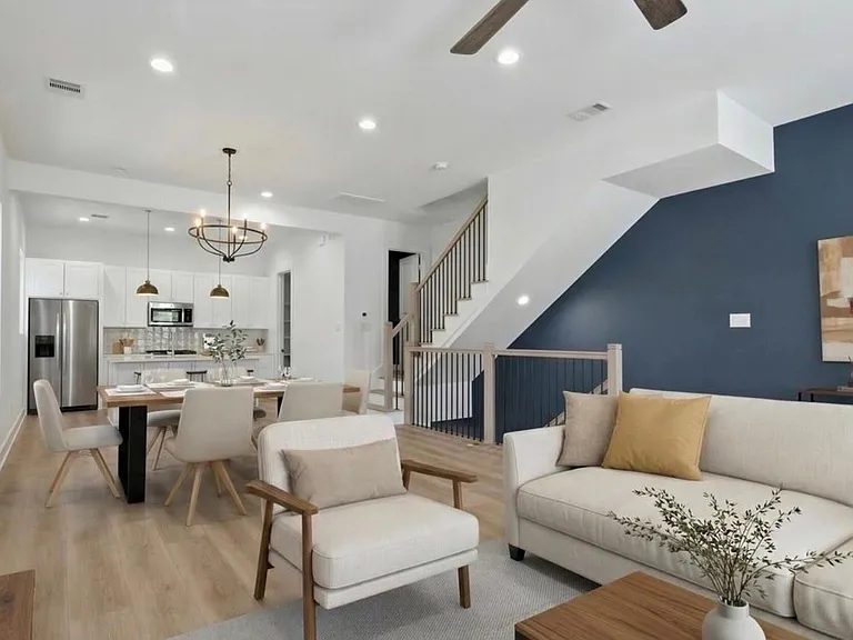 2806 Versailles Oak Ln — Photo 2