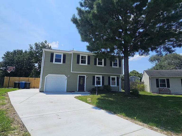 1233 Rockwood Ct — Photo 2