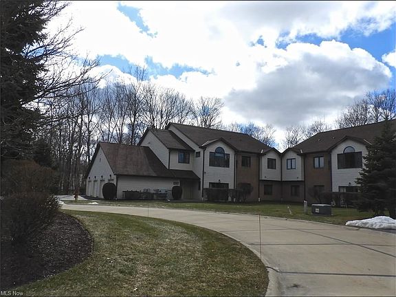 3rd image of 7291 Village Dr