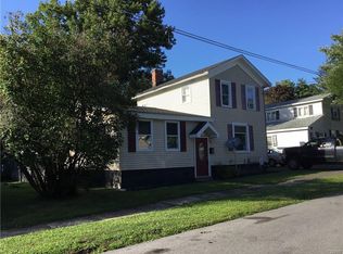 15 Pine St, Phoenix, NY 13135