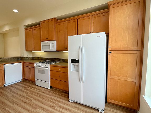 5th image of 1379 Huckleberry Cir