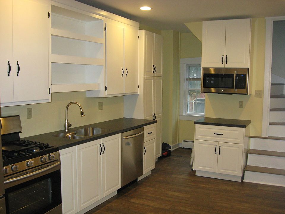 Newly furnished kitchen