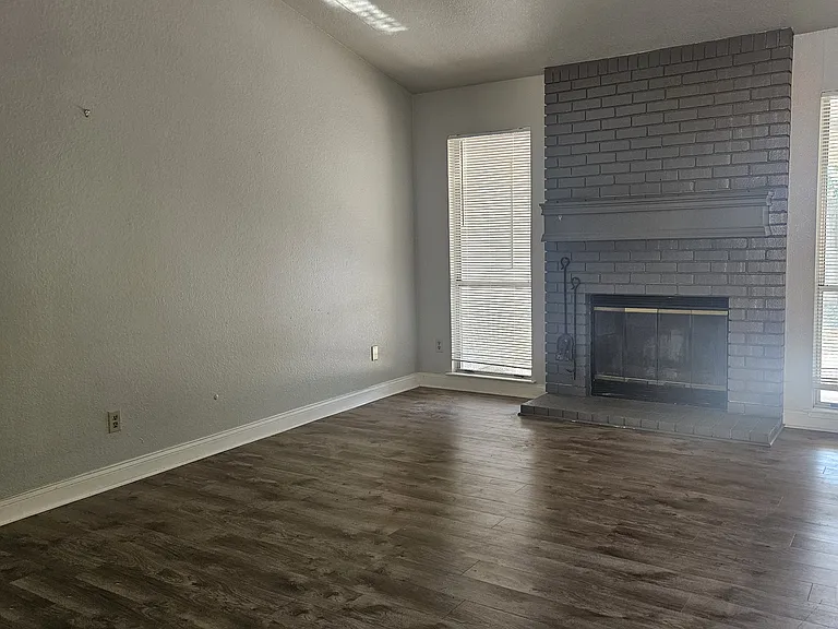 5361 Vichy Cir — Photo 8