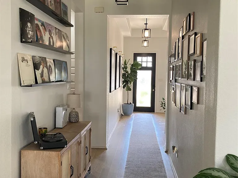 1133 Wandering Brook St — Photo 7