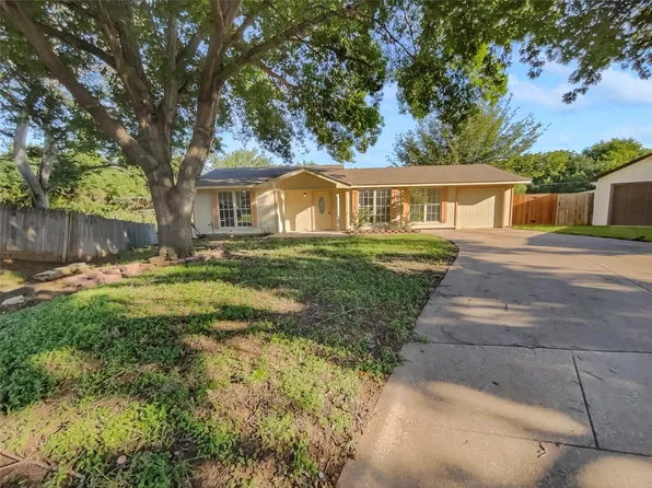 4800 Sugar Tree Ct, Arlington, TX 76017