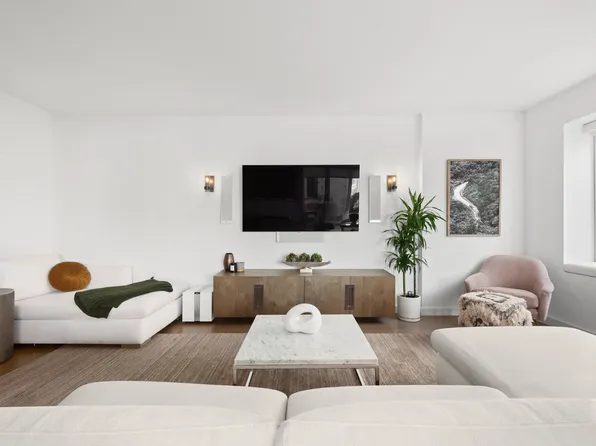 265 East Houston Street image 2 of 18