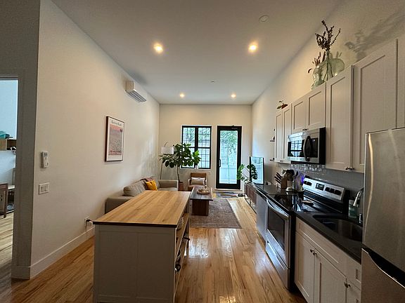 3rd image of 574 Manhattan Ave #1A