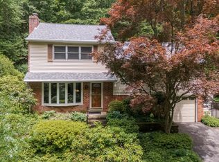 552 Brookwood Rd, Wayne, PA 19087