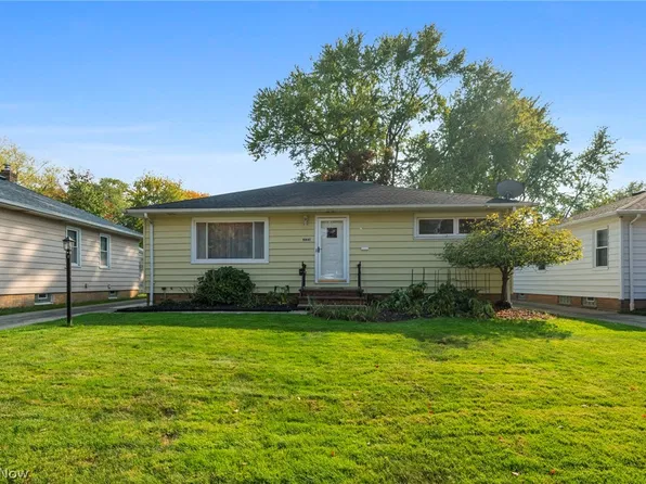 10661 Blossom Ave, Parma Heights, OH 44130