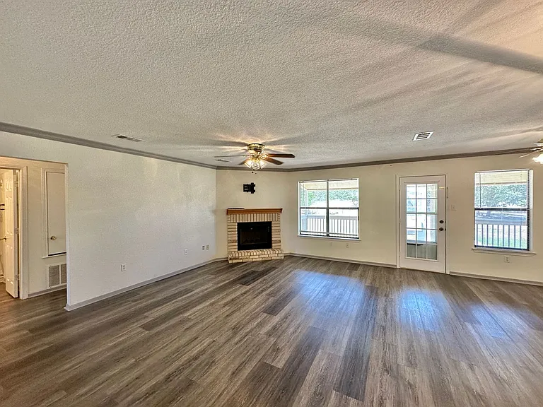 108 Meadow Lake Ln — Photo 4