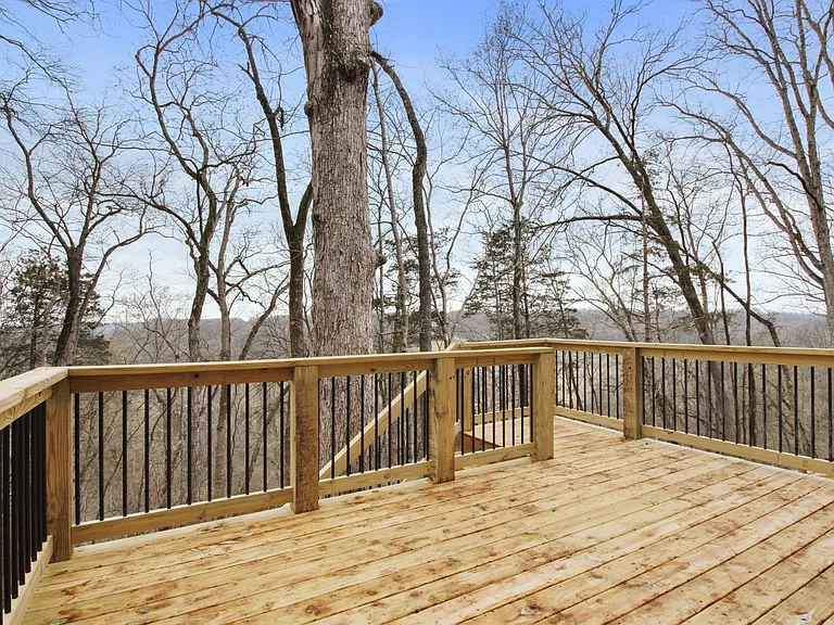 2125 Powell Rd — Photo 28