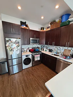 Rented by Bouklis Group | media 5