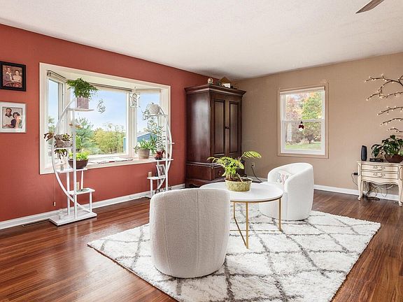 5th image of 5390 Highview Dr